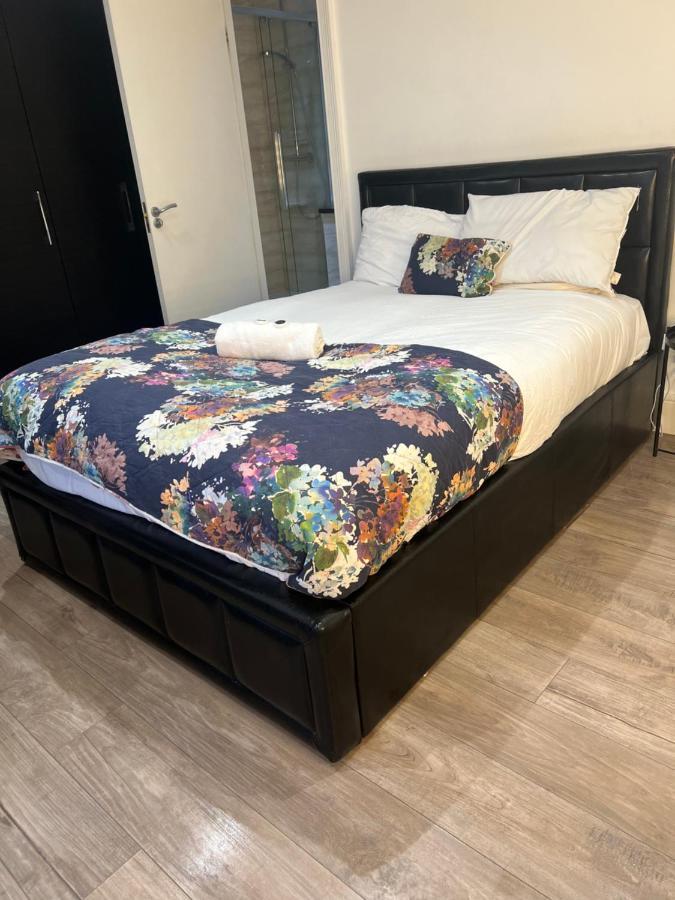 Luxury Double Room W/ Private Bathroom - Edinburgh — Photos 1